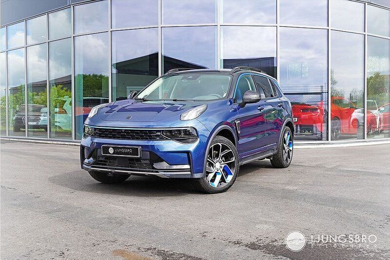 Blå Begagnad 2022 Lynk & Co 01 SUV | 289 900 kr (Marknadspris) - Bild 1/4