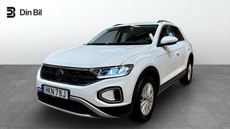 Vit Begagnad 2022 VW T-Roc Life SUV | 259 900 kr (Marknadspris) - Bild 1/4