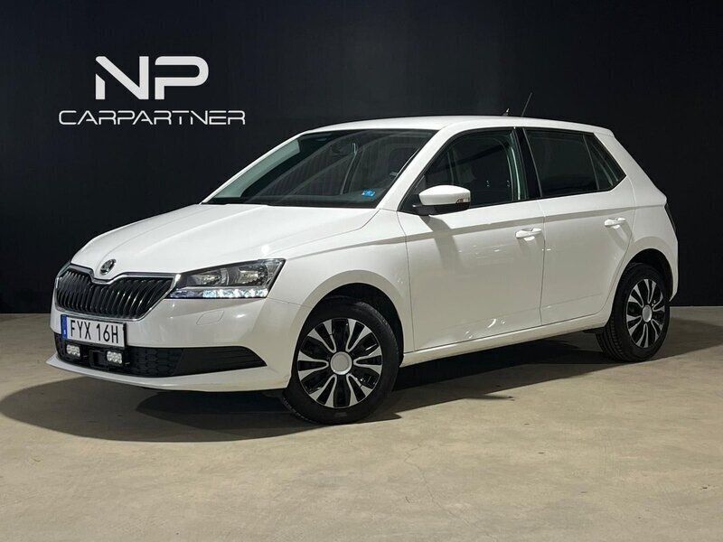 Flerfärgad Begagnad 2019 Skoda Fabia Ambition Halvkombi | 119 900 kr (Marknadspris) - Bild 1/4