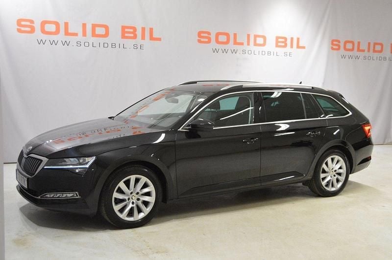 Svart Begagnad 2023 Skoda Superb Business Line Kombi | 359 000 kr (Bra pris) - Bild 1/4