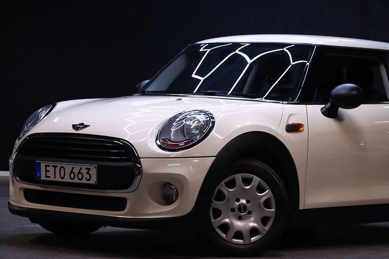 Begagnad Mini ONE Pepper 75 HK (55 kW) 2015 Vit Halvkombi