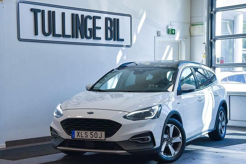 Vit Begagnad 2019 Ford Focus Active Kombi | 169 900 kr (Marknadspris) - Bild 1/4