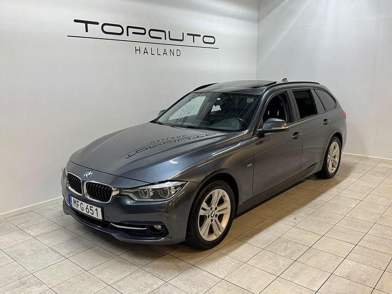 Mörkgrå (grå) Begagnad 2016 BMW 320 Sport Line Kombi | 147 900 kr (Bra pris) - Bild 1/4