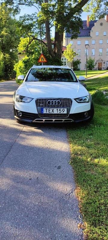 Vit Begagnad 2015 Audi A4 Allroad Kombi | 157 000 kr (Marknadspris) - Bild 1/4