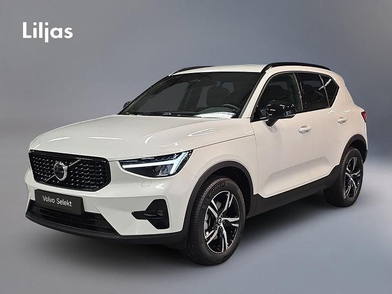 Brun Begagnad 2024 Volvo XC40 Plus SUV | 389 000 kr (Marknadspris) - Bild 1/3