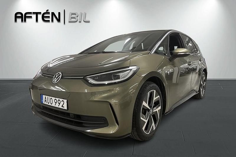 Begagnad VW ID.3 Pro Performance 150 kW (204 HK) 2023 Grön Halvkombi