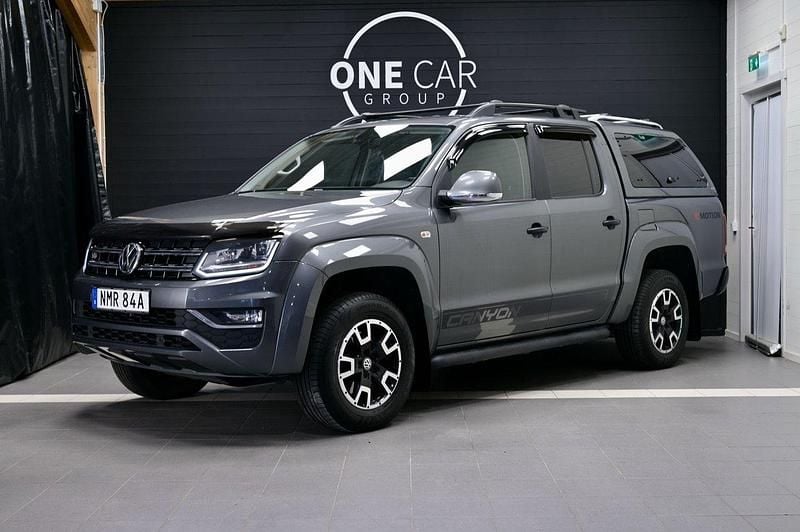 Grå Begagnad 2020 VW Amarok Canyon Pickup | 349 800 kr (Bra pris) - Bild 1/4
