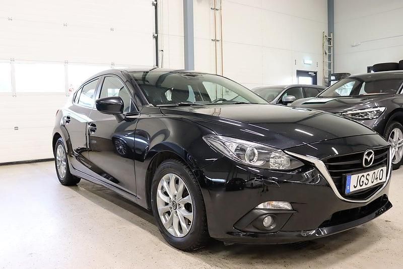 Begagnad Mazda 3 Core 120 HK (88 kW) 2013 Svart Halvkombi