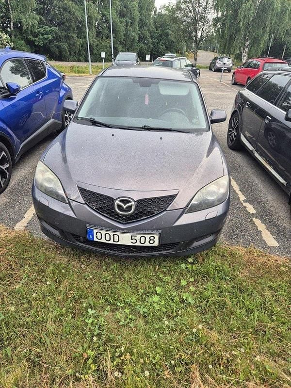 Grå Begagnad 2007 Mazda 3 Inclusive Halvkombi | 20 000 kr (Bra pris) - Bild 1/4
