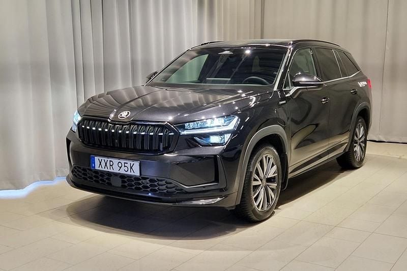 Svart Begagnad 2026 Skoda Kodiaq SUV | 549 900 kr - Bild 1/4