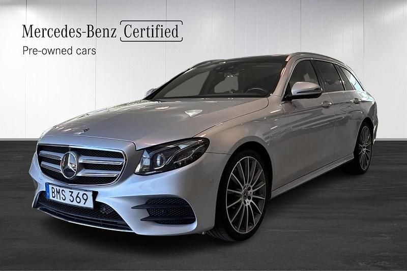 Silver Begagnad 2018 Mercedes E400 AMG Kombi | 419 000 kr (Marknadspris) - Bild 1/4