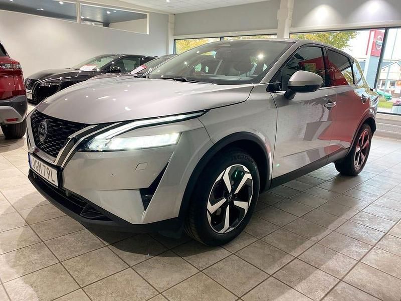 Begagnad Nissan Qashqai N-Connecta 158 HK (116 kW) 2024 Silver SUV