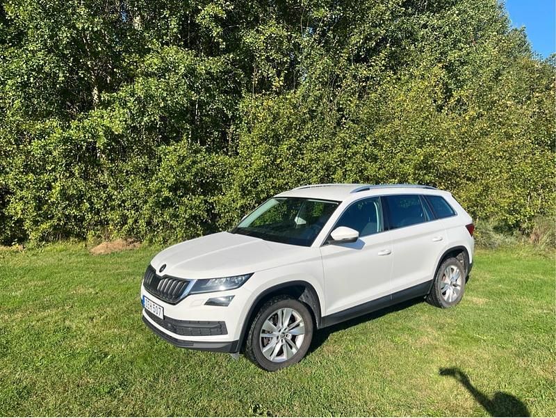 Vit Begagnad 2018 Skoda Kodiaq Business Line SUV | 195 000 kr (Marknadspris) - Bild 1/4