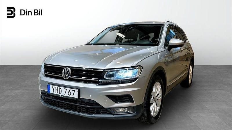 Silver Begagnad 2018 VW Tiguan Executive SUV | 219 900 kr (Marknadspris) - Bild 1/4