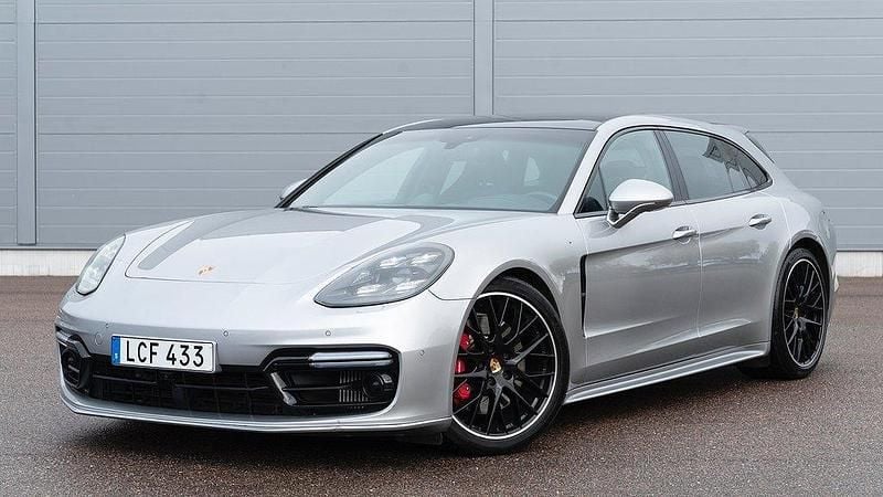 Silver Begagnad 2018 Porsche Panamera GTS Sport Turismo Sedan | 599 000 kr - Bild 1/4
