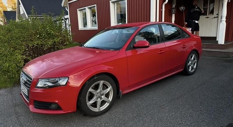 Röd Begagnad 2011 Audi A4 Sedan | 72 000 kr (Superpris) - Bild 1/4