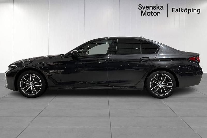 Begagnad BMW 530e M Sport 295 HK (216 kW) 2022 Grå Sedan