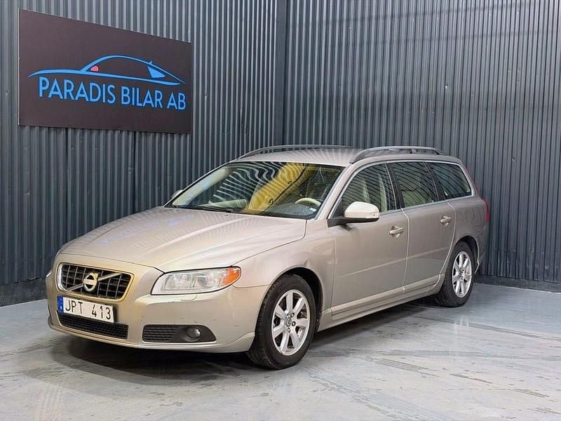 Ljusbrun (brun) Begagnad 2010 Volvo V70 Momentum Kombi | 49 900 kr (Bra pris) - Bild 1/4
