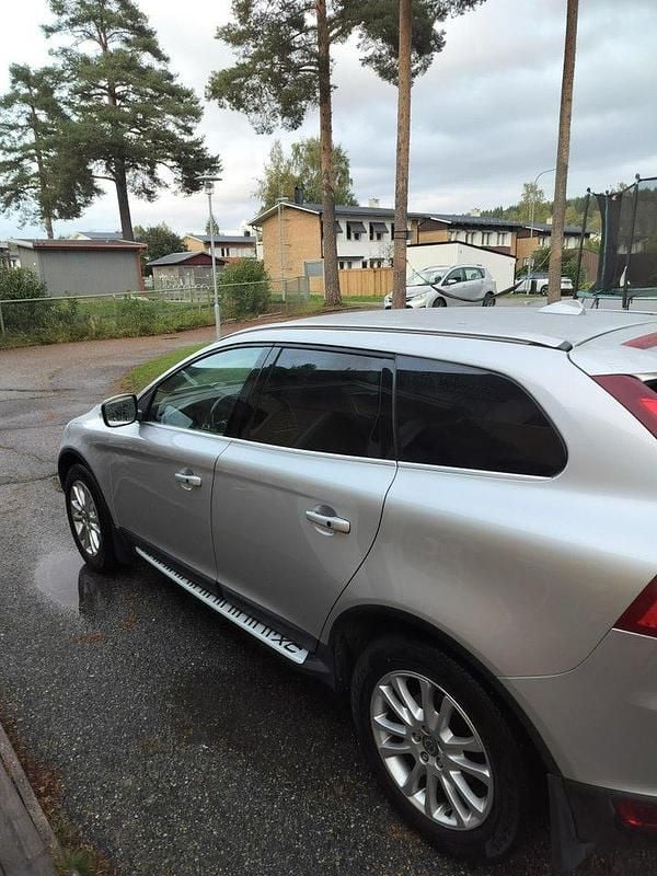 Grå Begagnad 2010 Volvo XC60 Summum SUV | 99 000 kr (Bra pris) - Bild 1/4