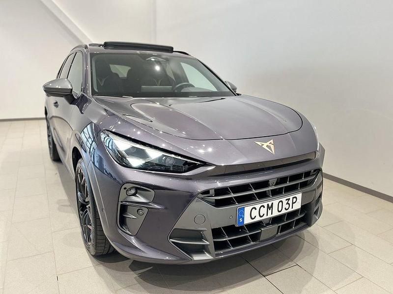 Mörkgrå (dark void metallic) Begagnad 2025 Cupra Terramar VZ SUV | 529 900 kr - Bild 1/3