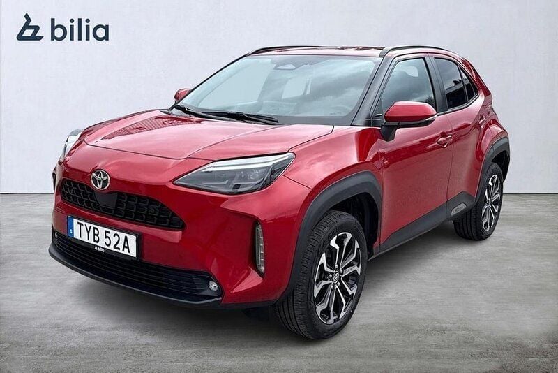 Röd Begagnad 2024 Toyota Yaris Cross Active SUV | 359 900 kr (Dyr) - Bild 1/1