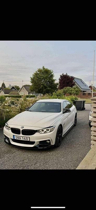 Vit Begagnad 2016 BMW 420 M Sport Halvkombi | 144 999 kr (Bra pris) - Bild 1/3