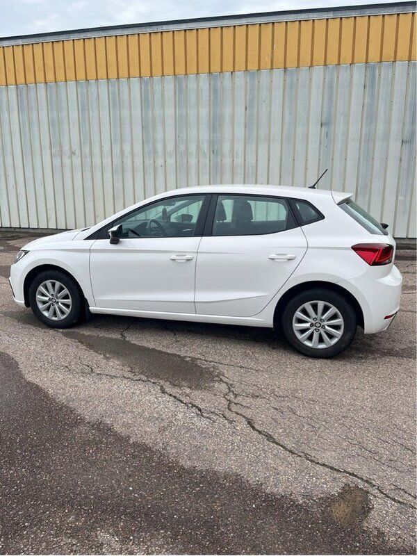 Vit Begagnad 2019 Seat Ibiza Style Halvkombi | 116 000 kr (Marknadspris) - Bild 1/4