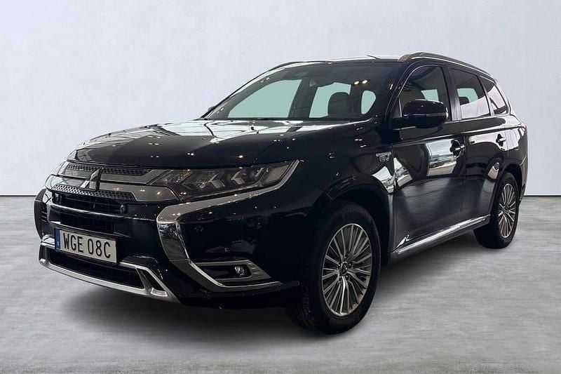 Begagnad Mitsubishi Outlander 227 HK (166 kW) 2020 Svart SUV