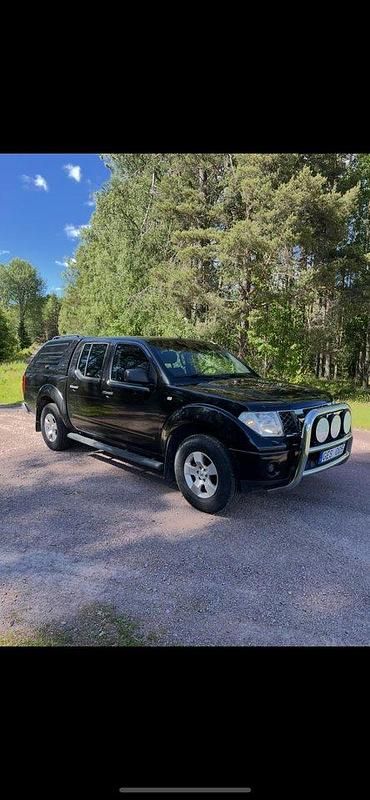 Svart Begagnad 2007 Nissan Navara Pickup | 35 000 kr (Superpris) - Bild 1/4
