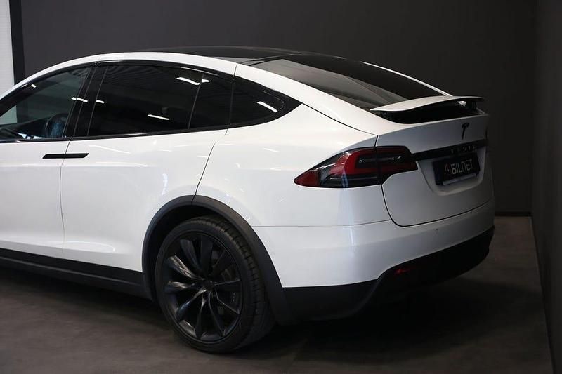 Begagnad Tesla Model X Long Range AWD 311 kW (423 HK) 2020 Vit SUV