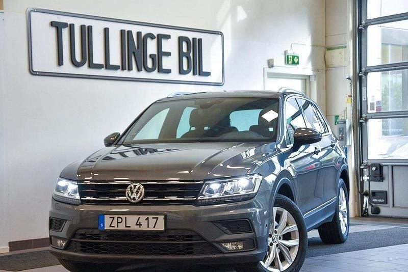 Silver Begagnad 2018 VW Tiguan SUV | 219 800 kr (Bra pris) - Bild 1/4