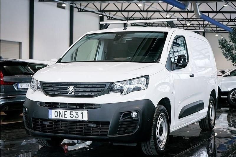 Vit Begagnad 2021 Peugeot Partner Minibuss | 169 900 kr (Marknadspris) - Bild 1/4