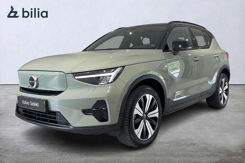 Grön Begagnad 2022 Volvo XC40 Core SUV | 339 000 kr - Bild 1/3