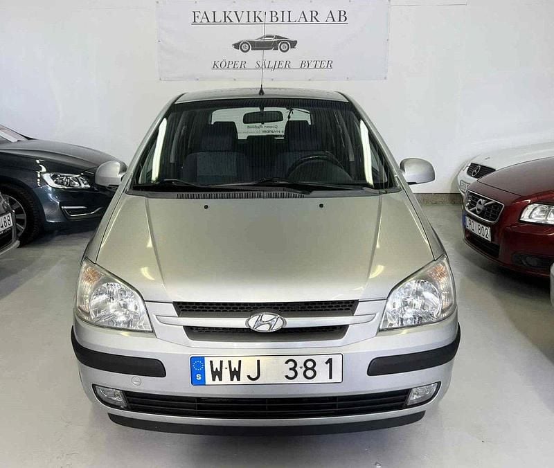 Silver Begagnad 2005 Hyundai Getz Halvkombi | 17 900 kr (Bra pris) - Bild 1/4