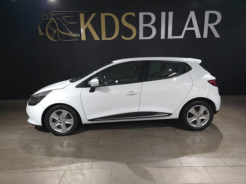 Vit Begagnad 2014 Renault Clio IV Dynamique Halvkombi | 79 900 kr (Marknadspris) - Bild 1/4