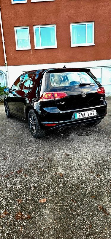 Begagnad 2017 VW Golf VII Halvkombi | 99 000 kr (Bra pris) - Bild 1/4