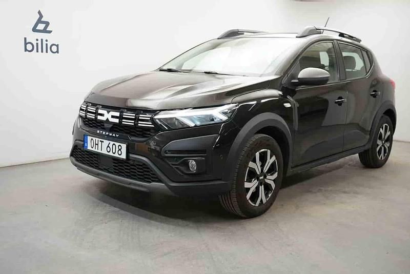 Svart Begagnad 2023 Dacia Sandero Stepway | 159 900 kr (Marknadspris) - Bild 1/1