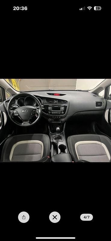 Begagnad Kia Ceed 128 HK (94 kW) 2013 Halvkombi