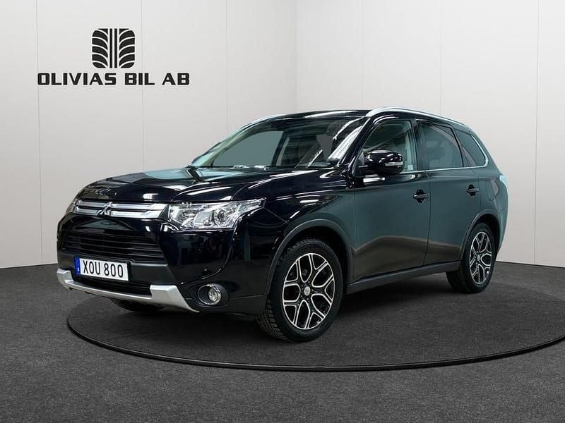 Begagnad Mitsubishi Outlander 150 HK (110 kW) 2015 Svart SUV