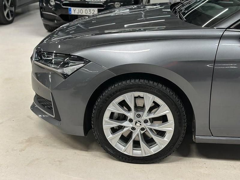 Begagnad Skoda Superb 193 HK (141 kW) 2024 Grå Kombi