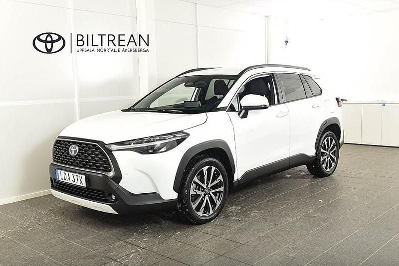 Begagnad Toyota Corolla Cross Style 197 HK (144 kW) 2023 Vit SUV