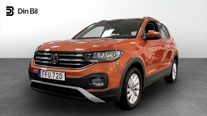 Energetic metallic orange Begagnad 2022 VW T-Cross SUV | 184 800 kr (Marknadspris) - Bild 1/4