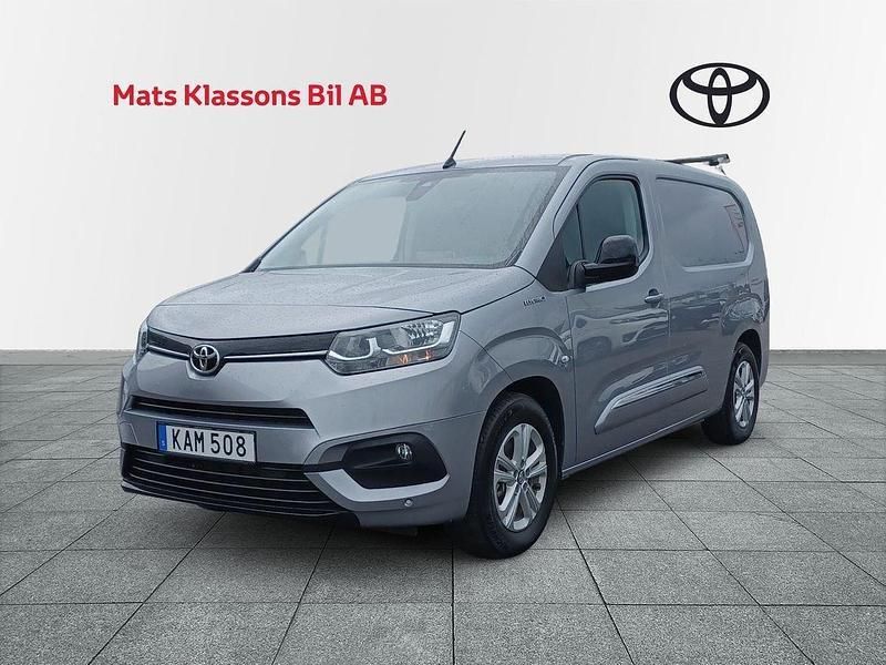 Silver Begagnad 2022 Toyota Proace City Van | 258 750 kr (Superpris) - Bild 1/4
