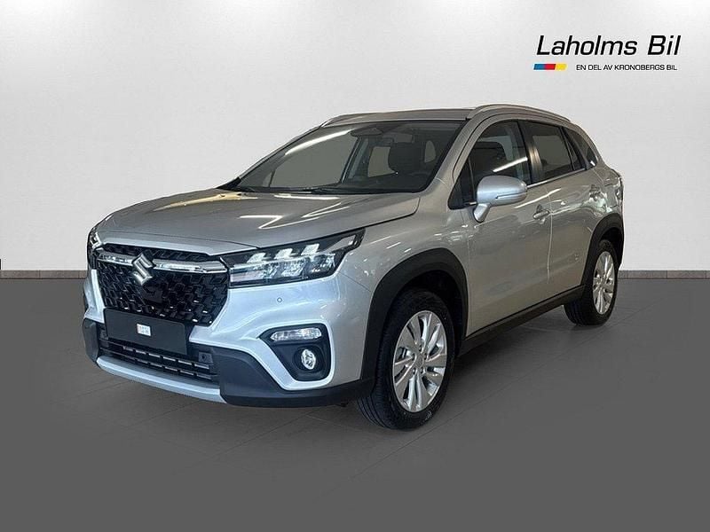 Silky silver metallic Ny 2026 Suzuki SX4 S-Cross SUV | 361 800 kr - Bild 1/4