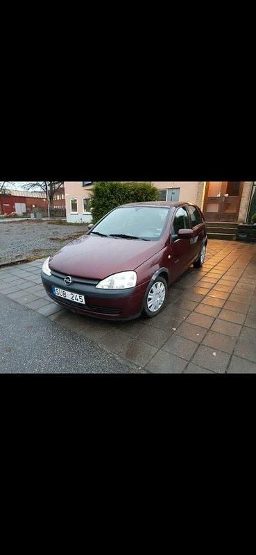 Röd Begagnad 2002 Opel Corsa Halvkombi | 12 000 kr (Marknadspris) - Bild 1/4