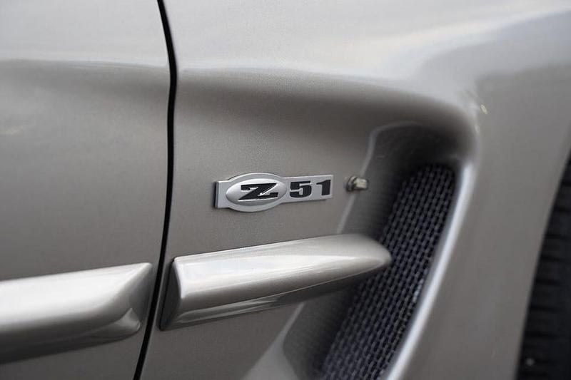 Begagnad Chevrolet Corvette 350 HK (257 kW) 1999 Light pewter metallic Cab