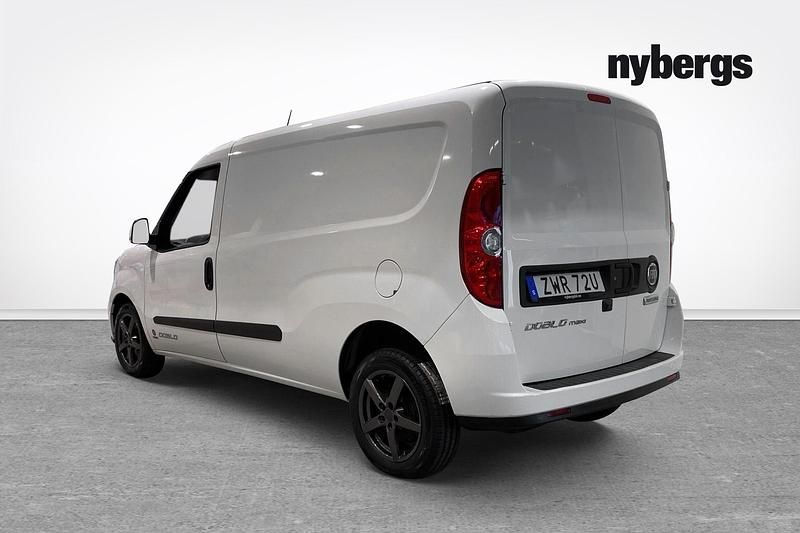 Begagnad Fiat Doblò 106 HK (77 kW) 2022 Vit Minibuss