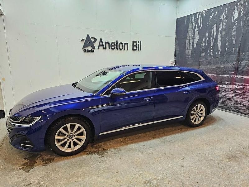 Blå Begagnad 2022 VW Arteon R-line Kombi | 359 900 kr (Marknadspris) - Bild 1/4