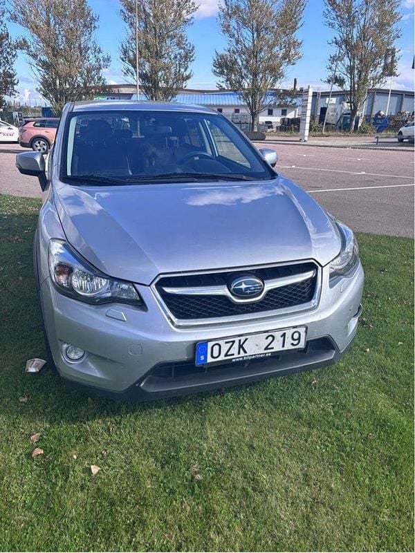 Silver Begagnad 2012 Subaru XV SUV | 109 800 kr (Marknadspris) - Bild 1/4