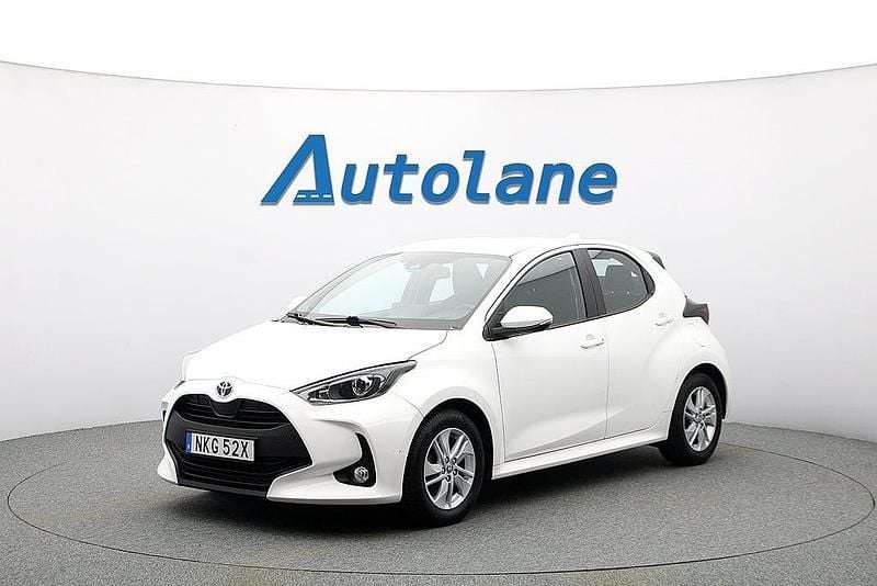 Begagnad Toyota Yaris 2022 Vit Halvkombi